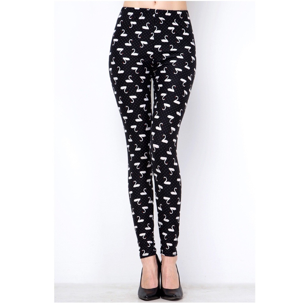 White Swan Soft Black Stretch Leggings NEW - Picture 2 of 5